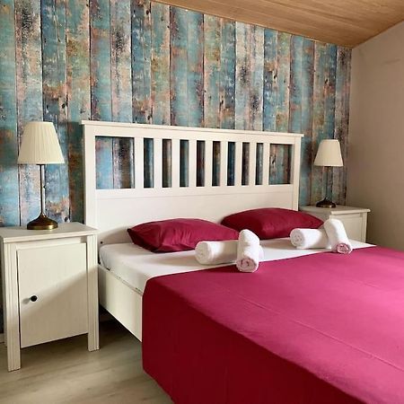באסקה Sunny Grandma'S Garden Apartment מראה חיצוני תמונה