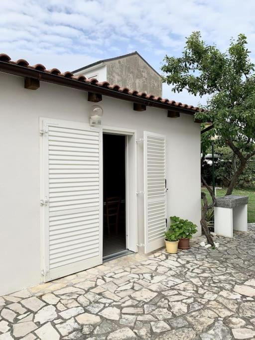 באסקה Sunny Grandma'S Garden Apartment מראה חיצוני תמונה