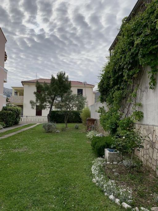 באסקה Sunny Grandma'S Garden Apartment מראה חיצוני תמונה