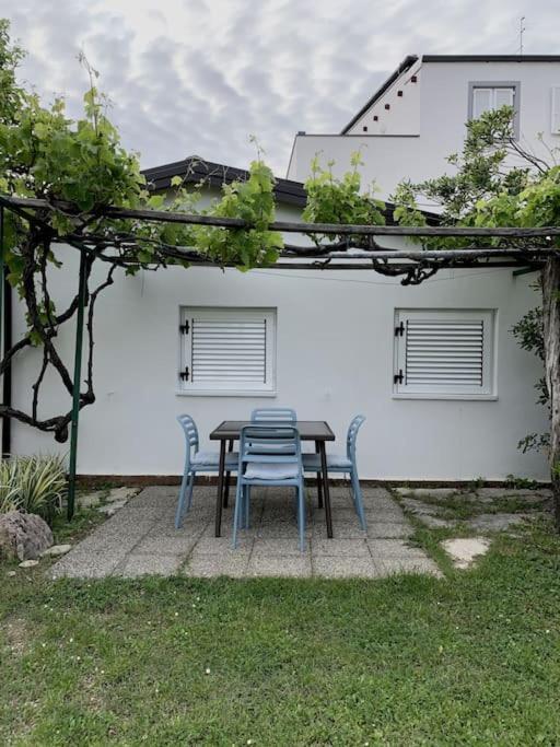 באסקה Sunny Grandma'S Garden Apartment מראה חיצוני תמונה